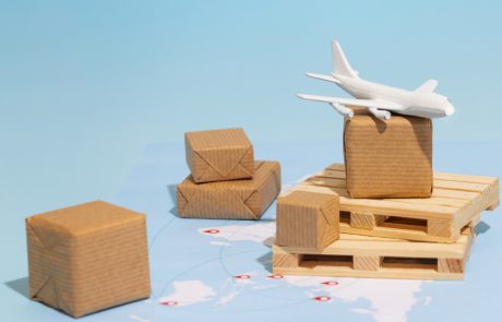 משלוח מאירופה לישראל: מדריך מקיף ומקצועי